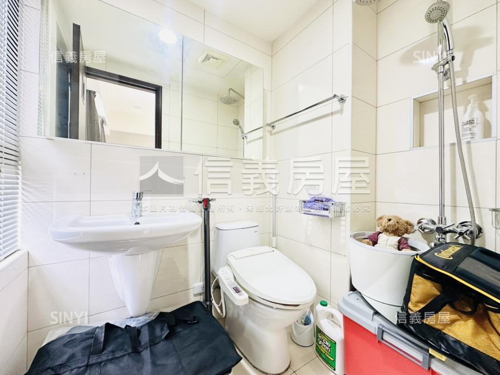 近中國醫天青硯三房附車位房屋室內格局與周邊環境