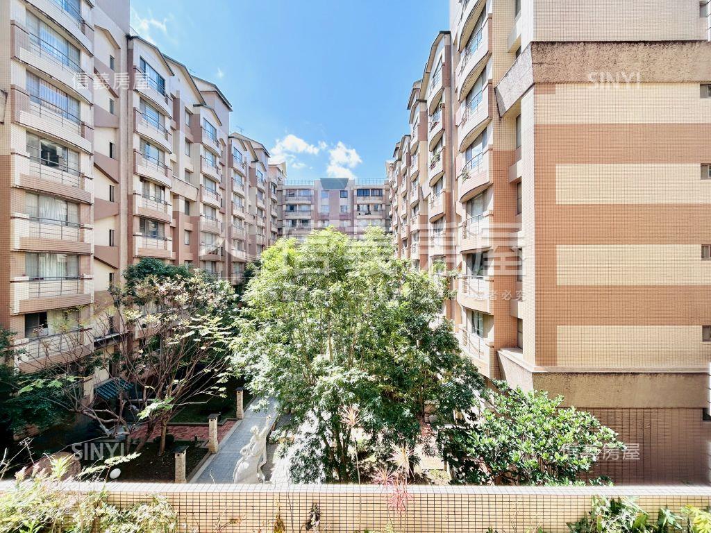 昇捷荷堂４房車位房屋室內格局與周邊環境