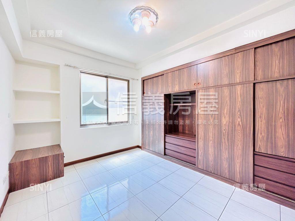 昇捷荷堂４房車位房屋室內格局與周邊環境