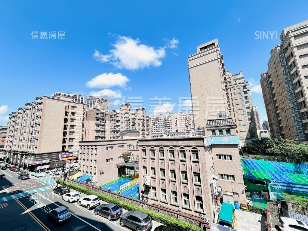 昇捷荷堂４房車位房屋室內格局與周邊環境