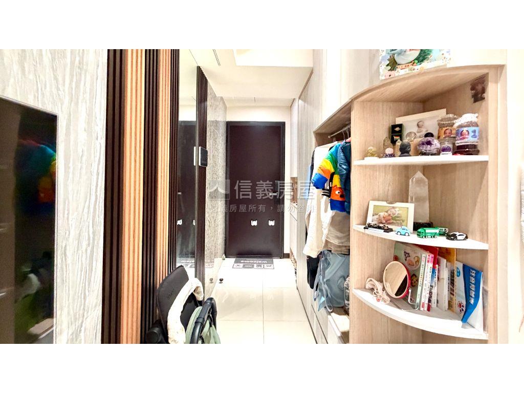 正義聯盟質感裝潢三房車位房屋室內格局與周邊環境