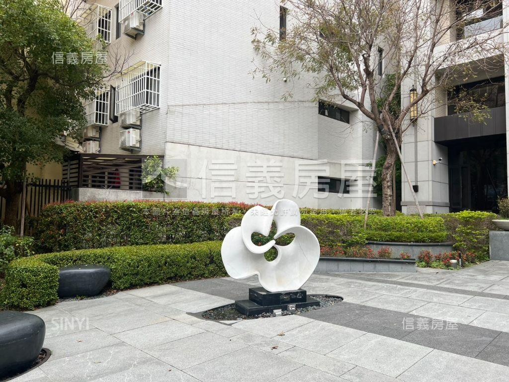 興大苑採光露台平車美三房房屋室內格局與周邊環境