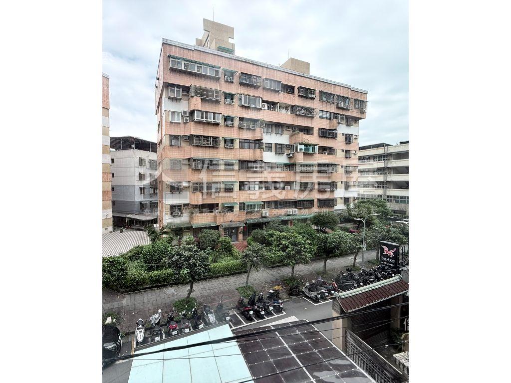 明湖質感美裝樓中樓房屋室內格局與周邊環境