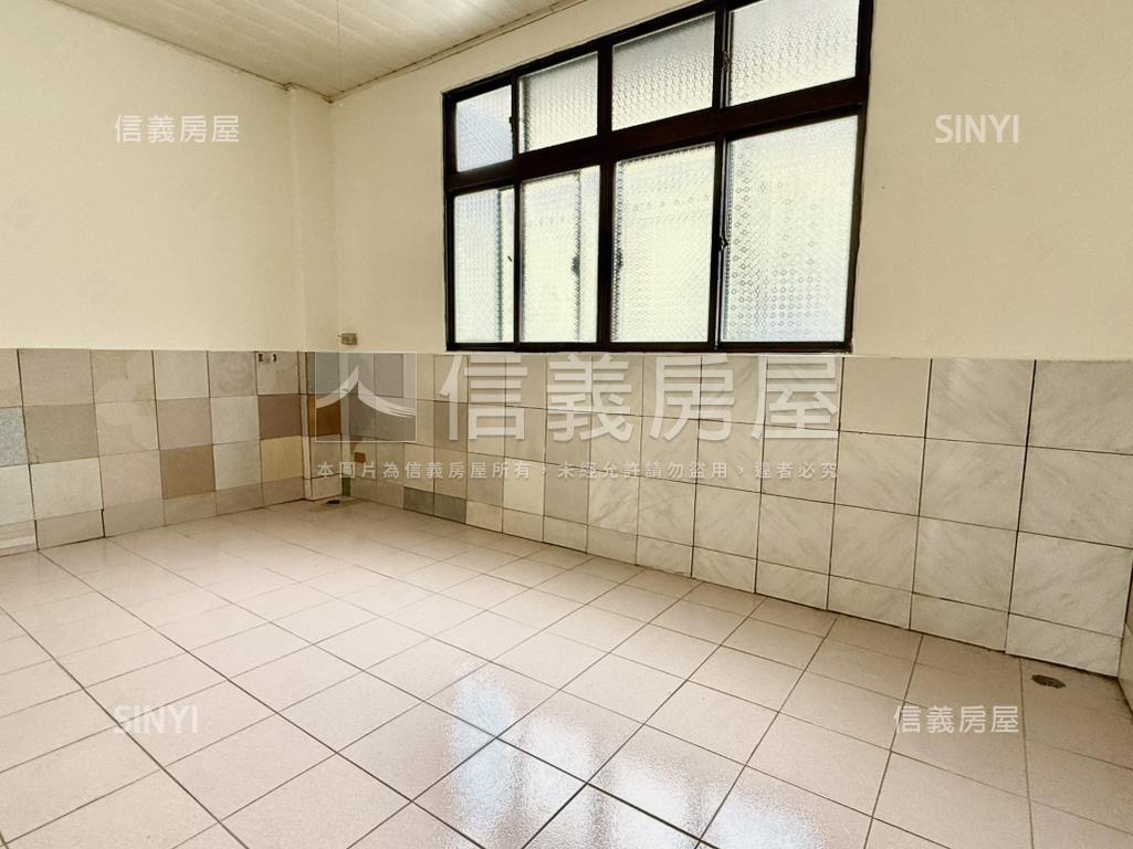 近１４期潭子大地坪透天房屋室內格局與周邊環境