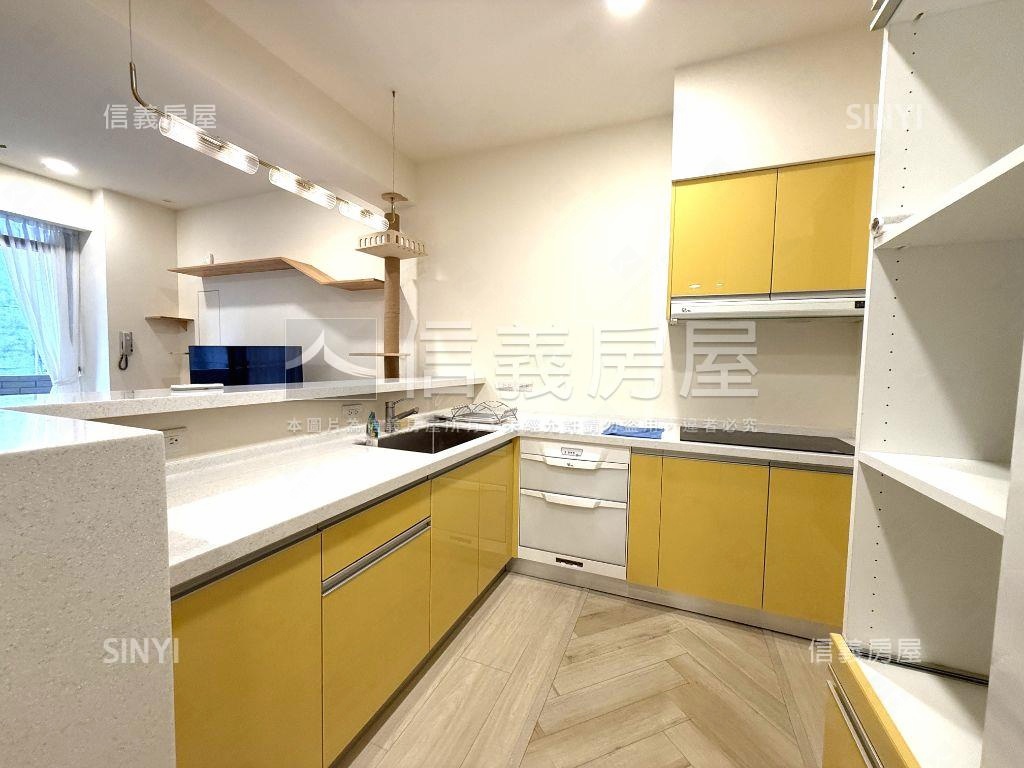 面信義計劃首排美妝都更宅房屋室內格局與周邊環境