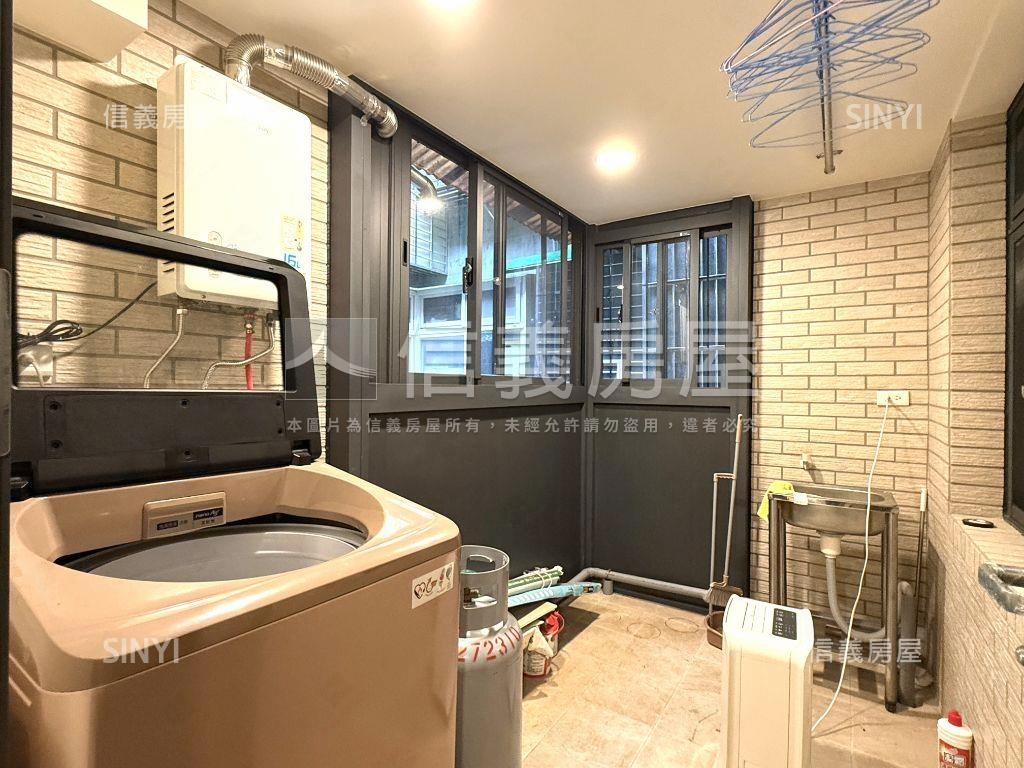 面信義計劃首排美妝都更宅房屋室內格局與周邊環境