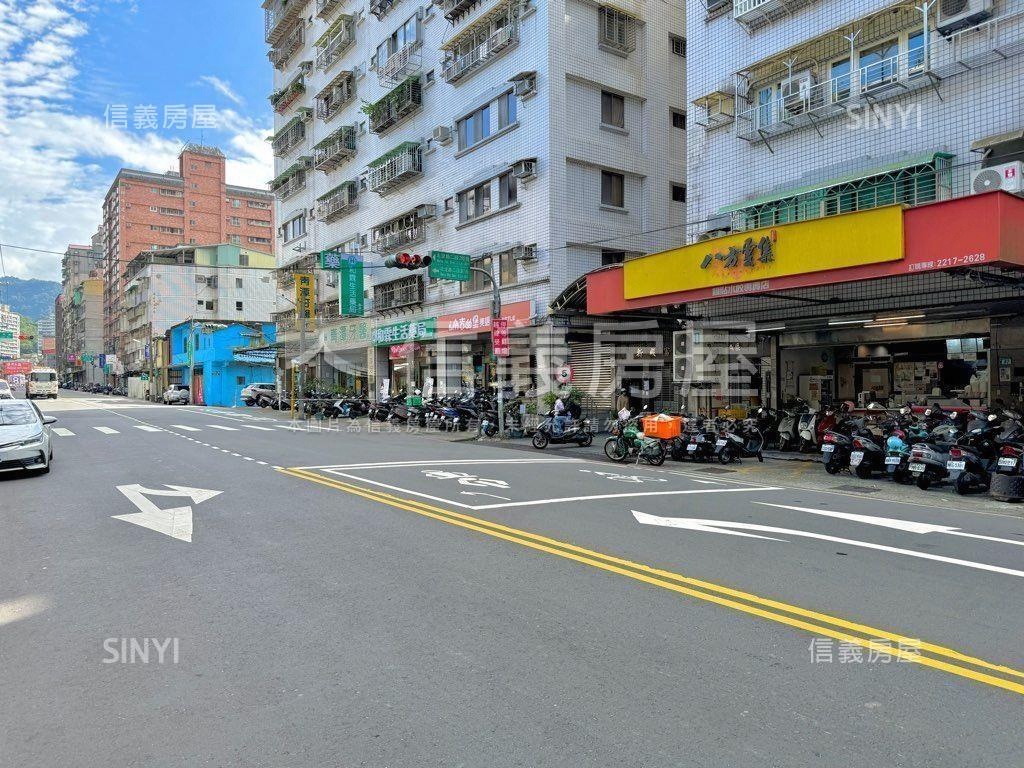 專任＊傳奇高樓山景美三房房屋室內格局與周邊環境