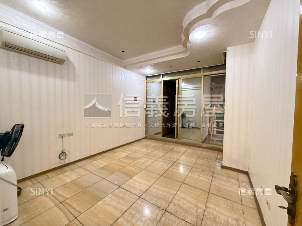 陽光靜巷一樓門前方便停車房屋室內格局與周邊環境