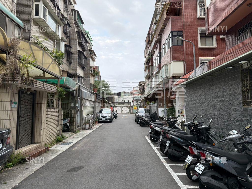 陽光靜巷一樓門前方便停車房屋室內格局與周邊環境