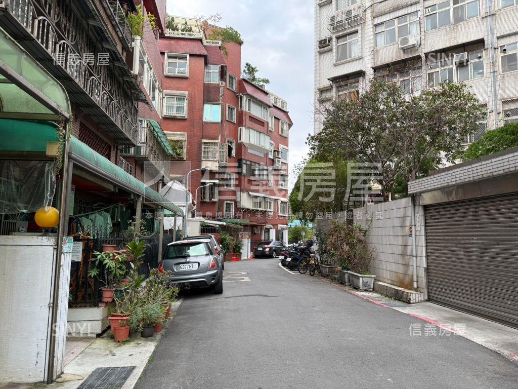 陽光靜巷一樓門前方便停車房屋室內格局與周邊環境