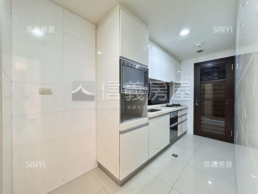 捷運迴龍捷運家境一樓房屋室內格局與周邊環境