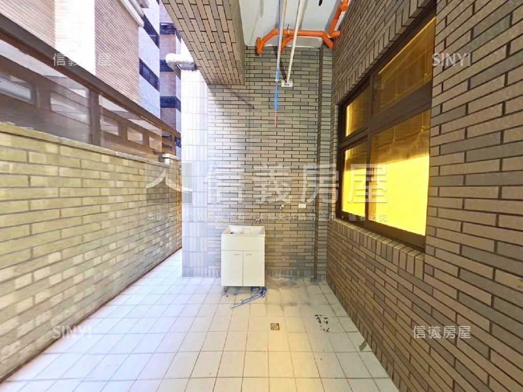 捷運迴龍捷運家境一樓房屋室內格局與周邊環境