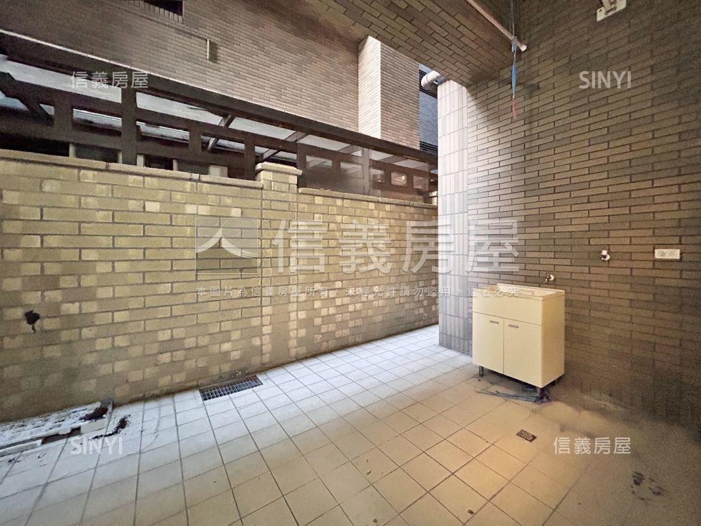 捷運迴龍捷運家境一樓房屋室內格局與周邊環境