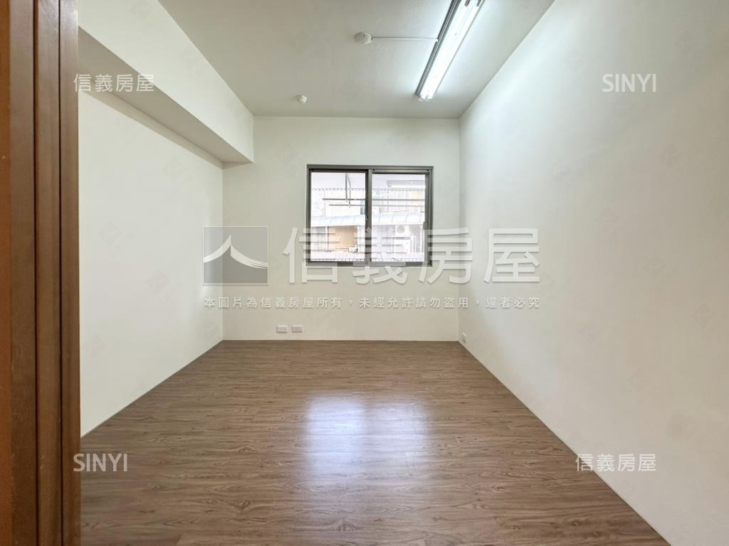 黎明河南｜採光三房車位房屋室內格局與周邊環境