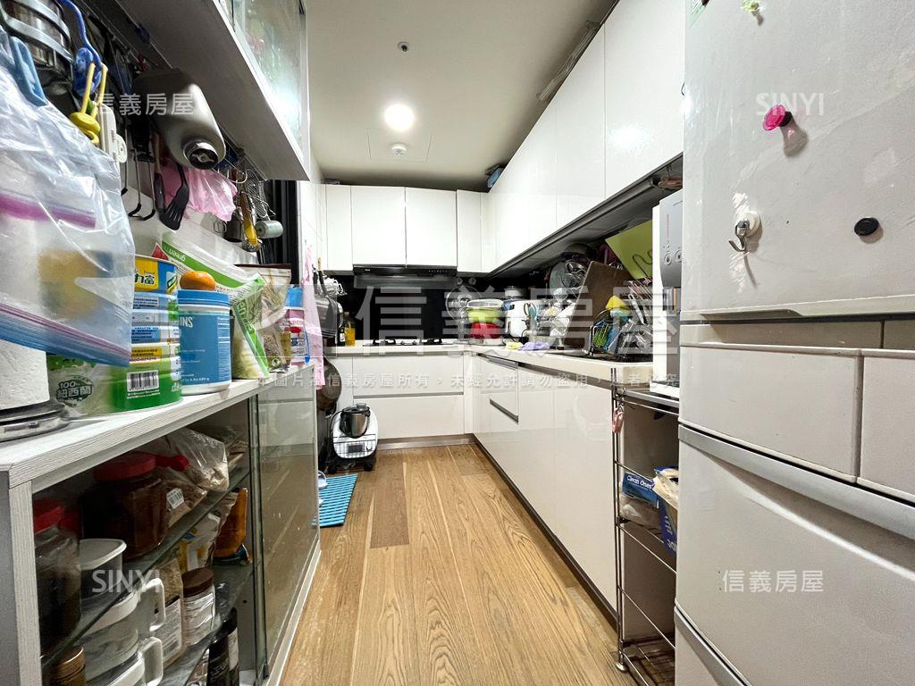 Ａ９峰閣四房平面車位房屋室內格局與周邊環境