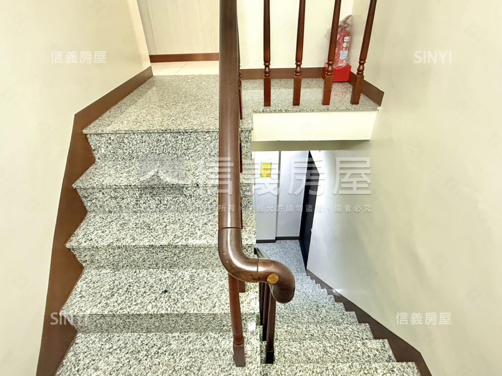 近麥當勞•陽台套房收租寶房屋室內格局與周邊環境