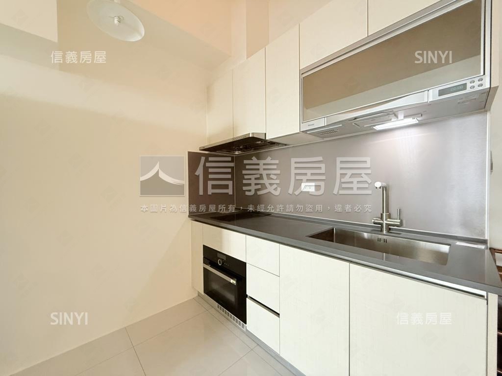 京城新世界景觀兩房平車房屋室內格局與周邊環境