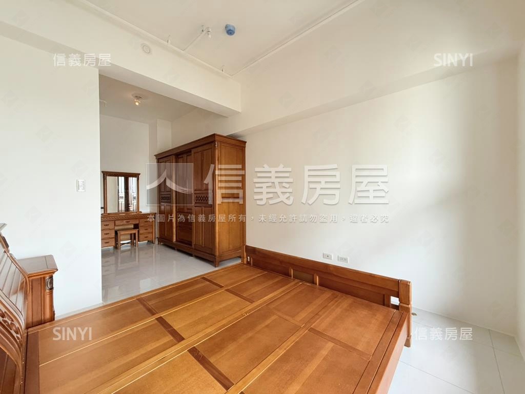 京城新世界景觀兩房平車房屋室內格局與周邊環境