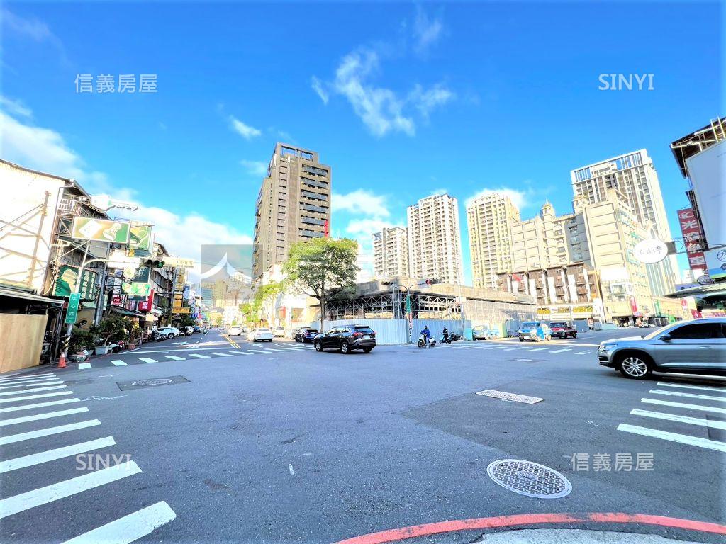 ＶＲ正向心路臨路透店可看房屋室內格局與周邊環境