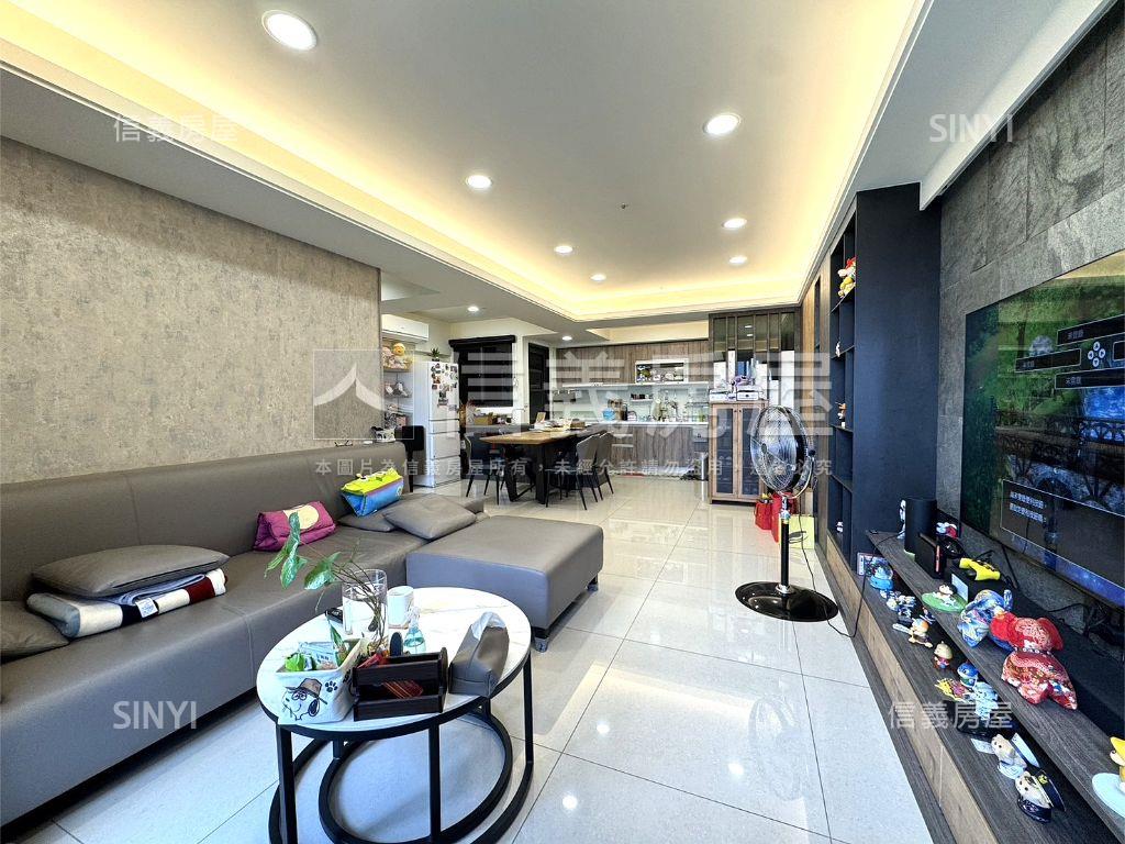 艾美館６次頂美景三房平車房屋室內格局與周邊環境