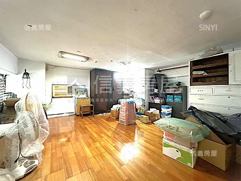 山水天地挑高大空間房屋室內格局與周邊環境
