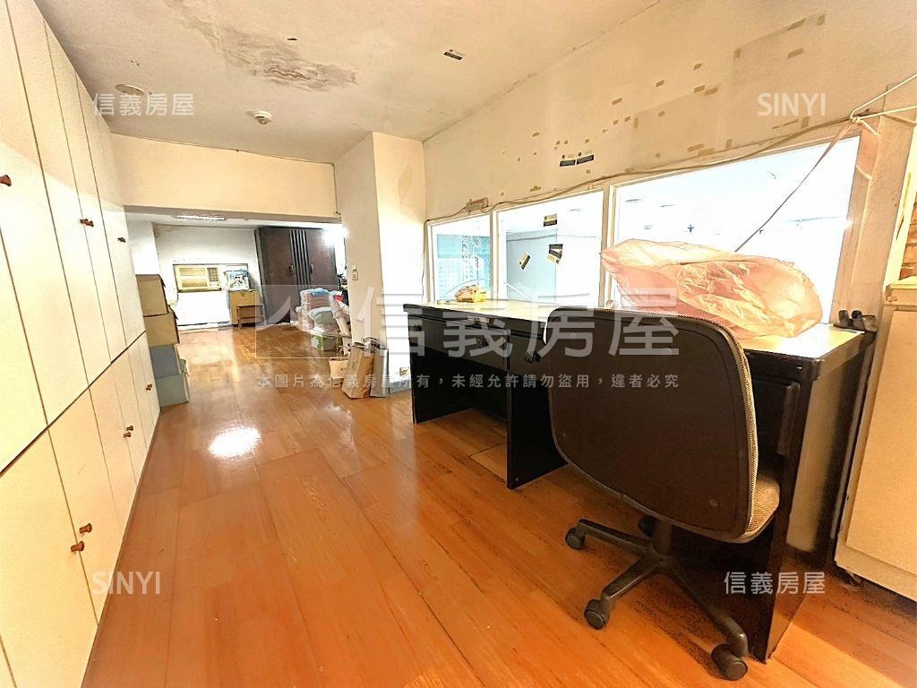 山水天地挑高大空間房屋室內格局與周邊環境