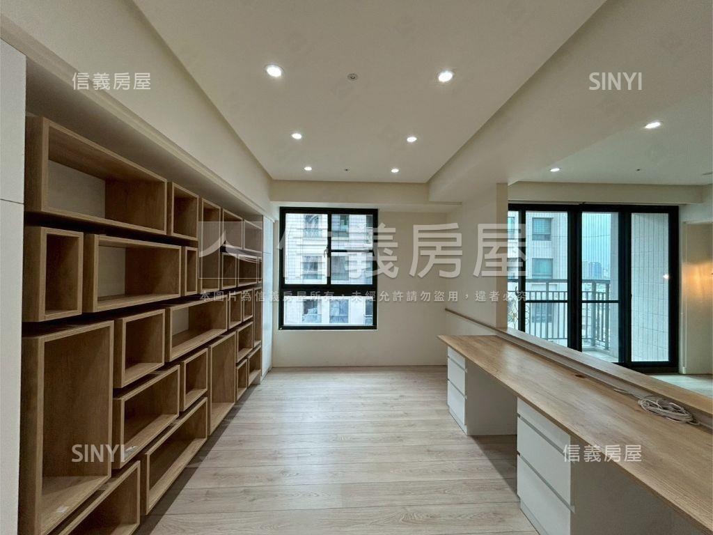 近竹南火車站次頂樓大坪數房屋室內格局與周邊環境