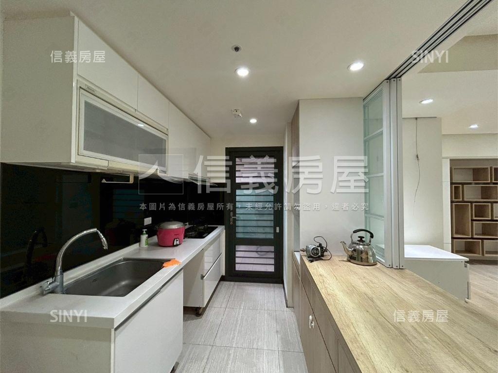 近竹南火車站次頂樓大坪數房屋室內格局與周邊環境