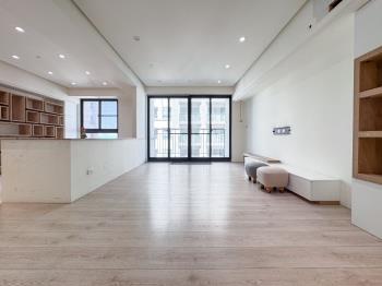 近竹南火車站次頂樓大坪數