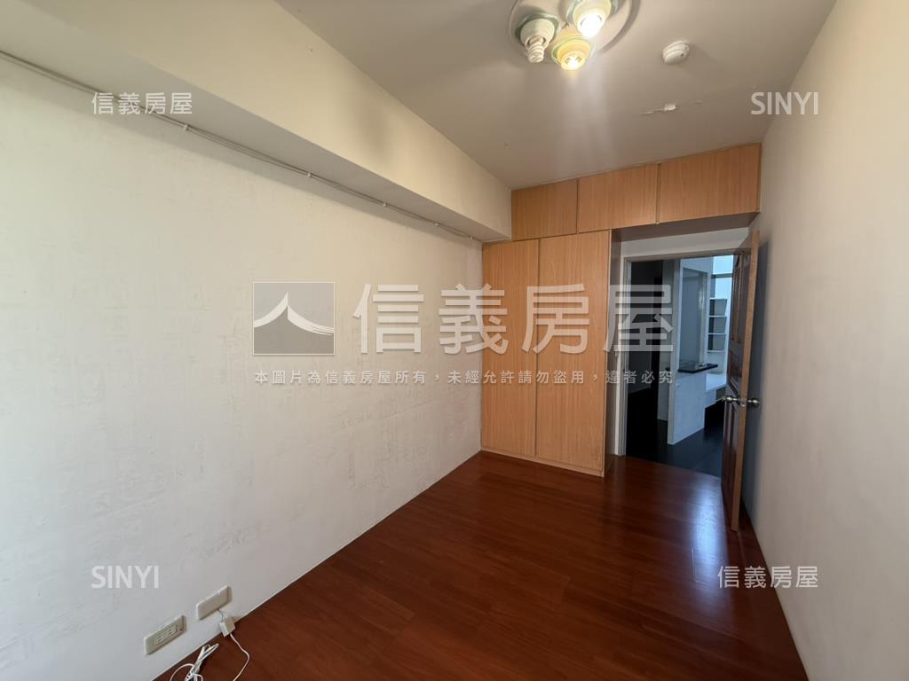 住定龍城大兩房兩衛房屋室內格局與周邊環境