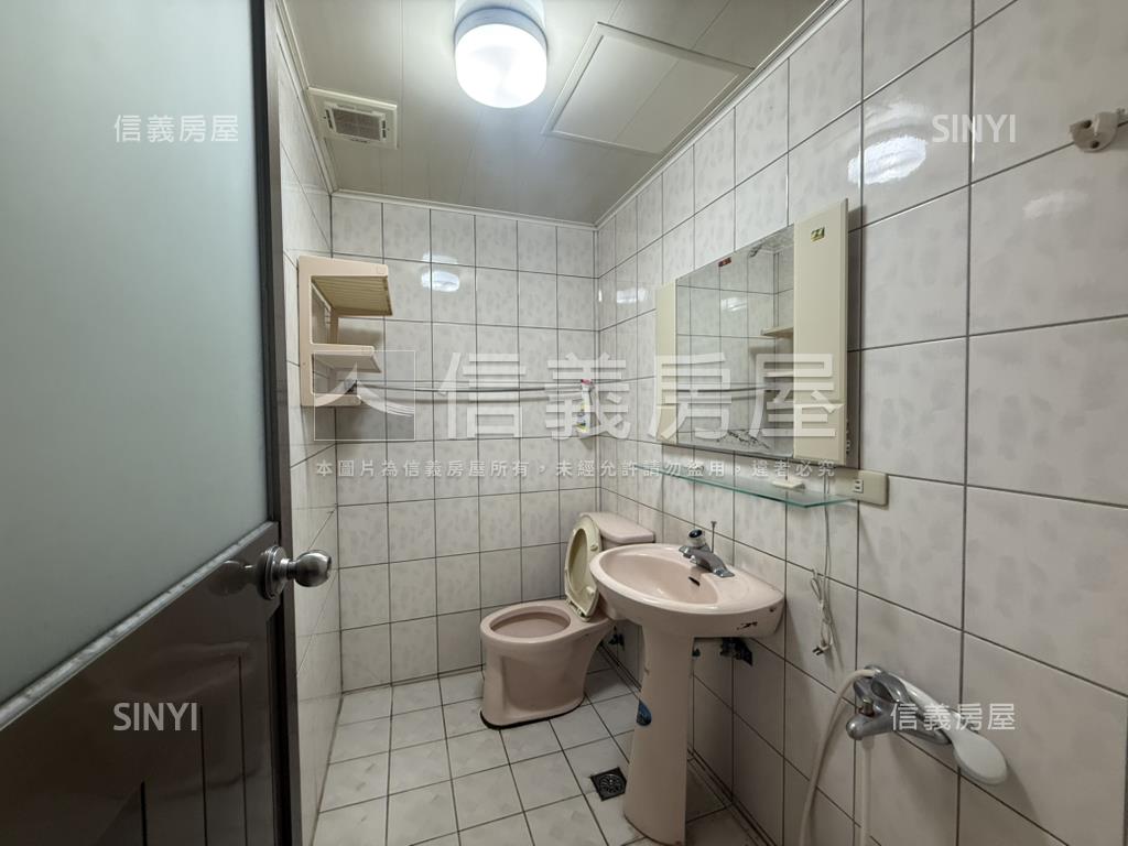 住定龍城大兩房兩衛房屋室內格局與周邊環境