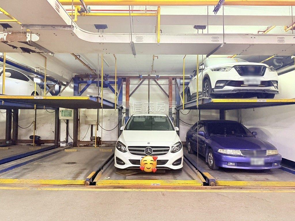 近高鐵三房一室裝潢附車位房屋室內格局與周邊環境