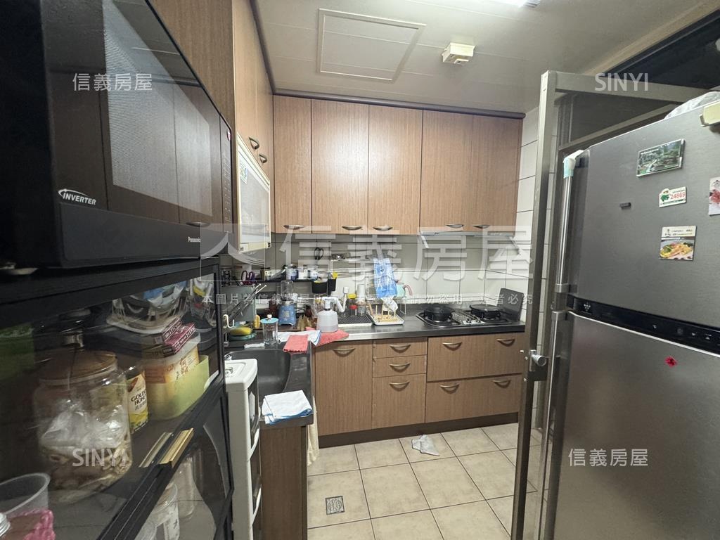 吉祥書香大四房附車位房屋室內格局與周邊環境