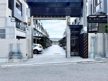 新光田☆前院車庫別墅