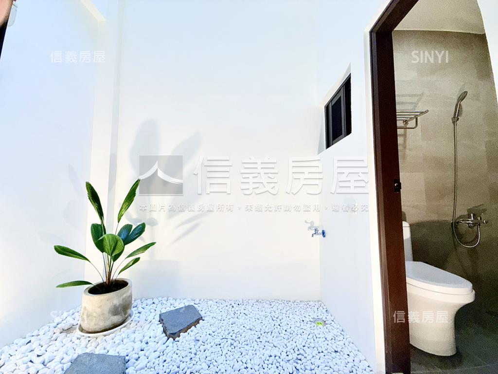 南區活路精裝四房車庫透天房屋室內格局與周邊環境