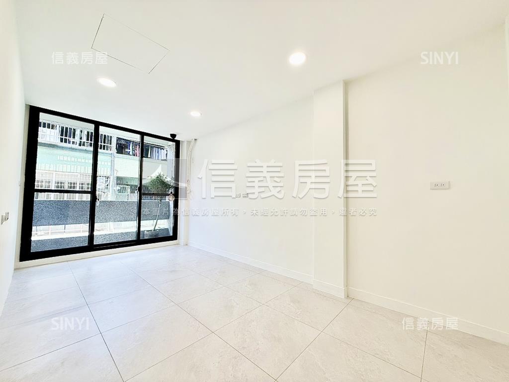 南區活路精裝四房車庫透天房屋室內格局與周邊環境