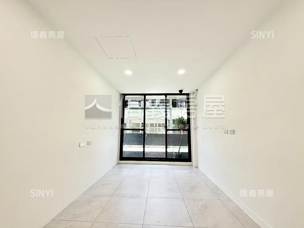 南區活路精裝四房車庫透天房屋室內格局與周邊環境