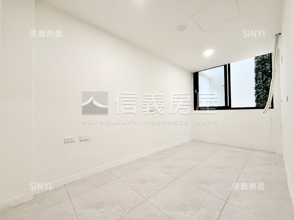 南區活路精裝四房車庫透天房屋室內格局與周邊環境