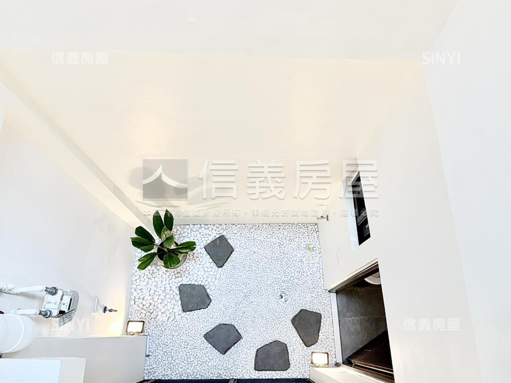 南區活路精裝四房車庫透天房屋室內格局與周邊環境