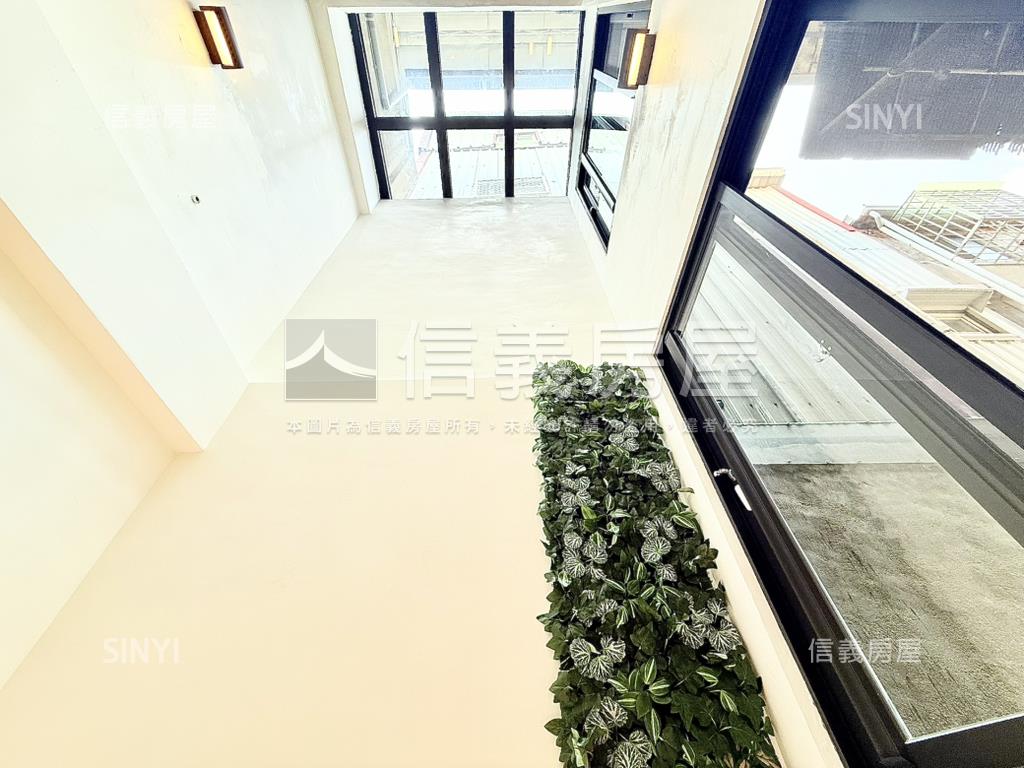 南區活路精裝四房車庫透天房屋室內格局與周邊環境