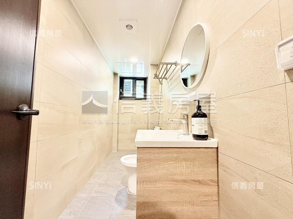 南區活路精裝四房車庫透天房屋室內格局與周邊環境