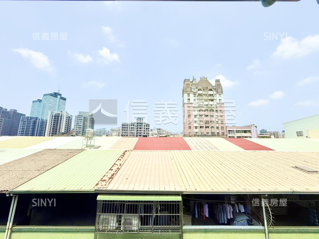 南區活路精裝四房車庫透天房屋室內格局與周邊環境