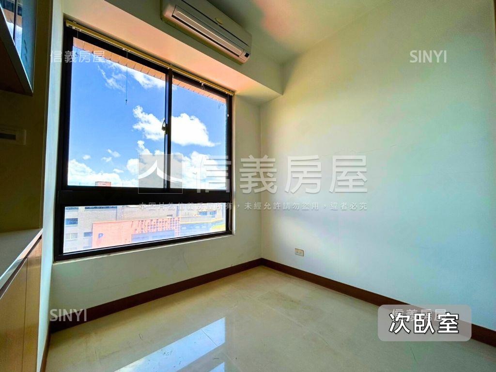 專任‧康寧城堡兩房車位房屋室內格局與周邊環境