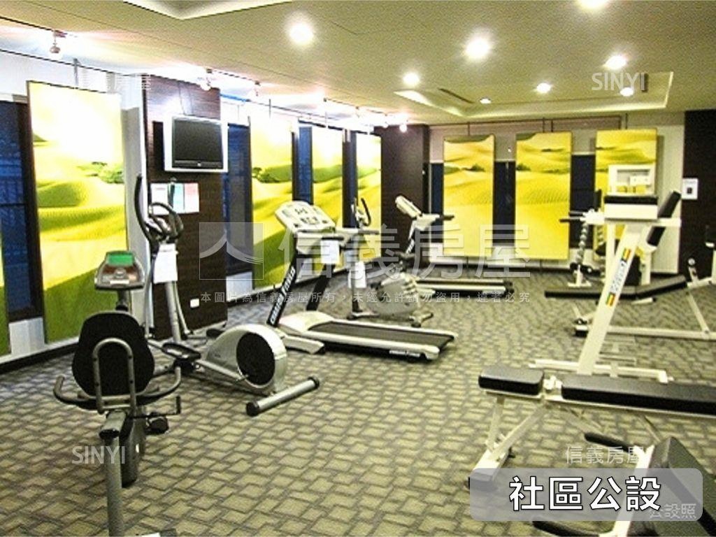 專任‧康寧城堡兩房車位房屋室內格局與周邊環境