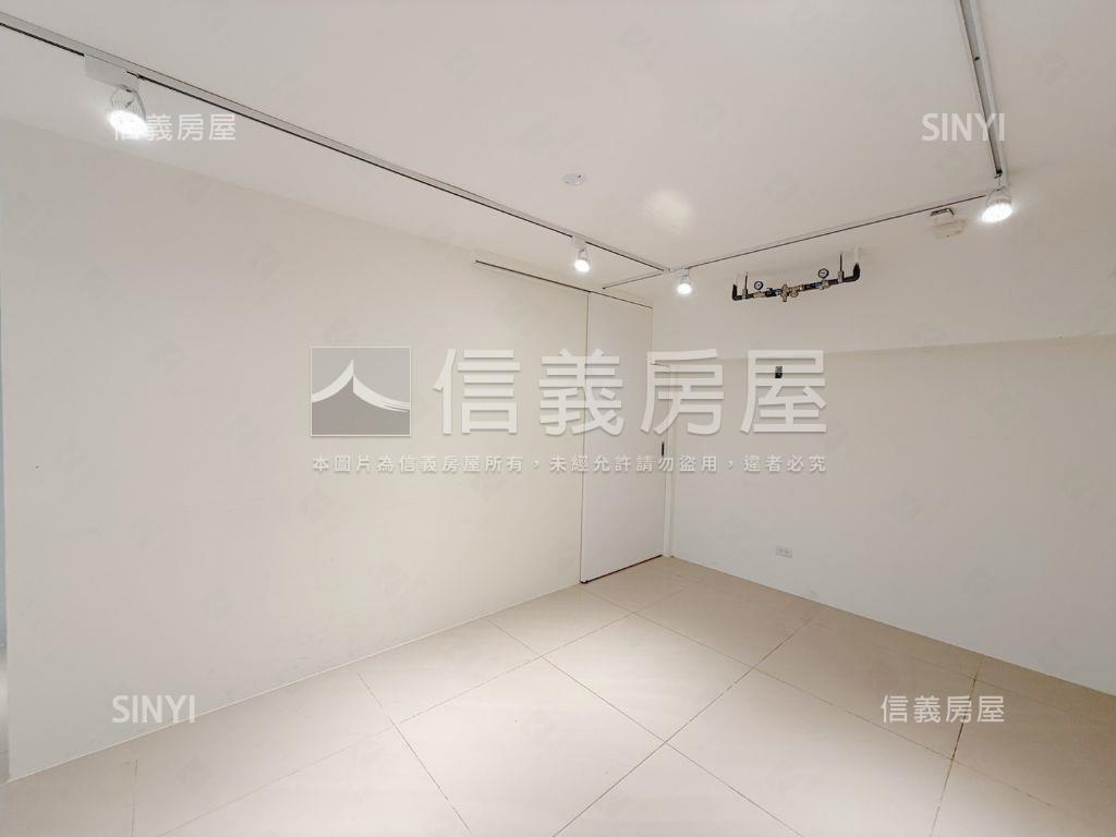 大墩五期黃金店面附平車房屋室內格局與周邊環境