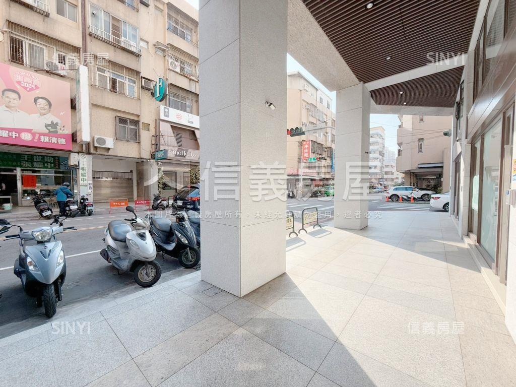 大墩五期黃金店面附平車房屋室內格局與周邊環境