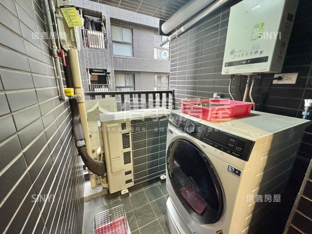 江翠重劃Ｆ區奢華美宅車位房屋室內格局與周邊環境