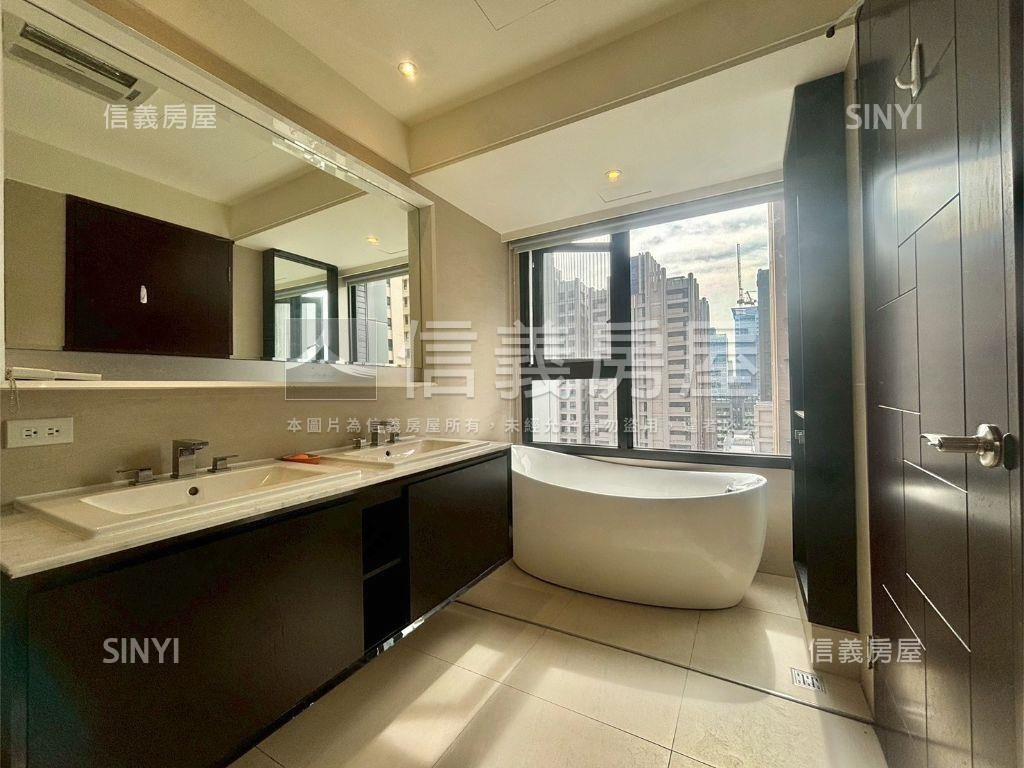 美術皇居高樓景觀三房雙車房屋室內格局與周邊環境