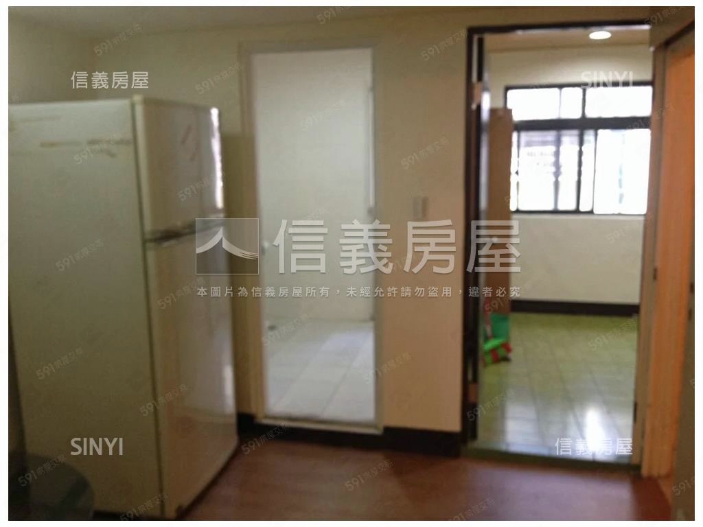 近萬坪公園公寓四樓房屋室內格局與周邊環境