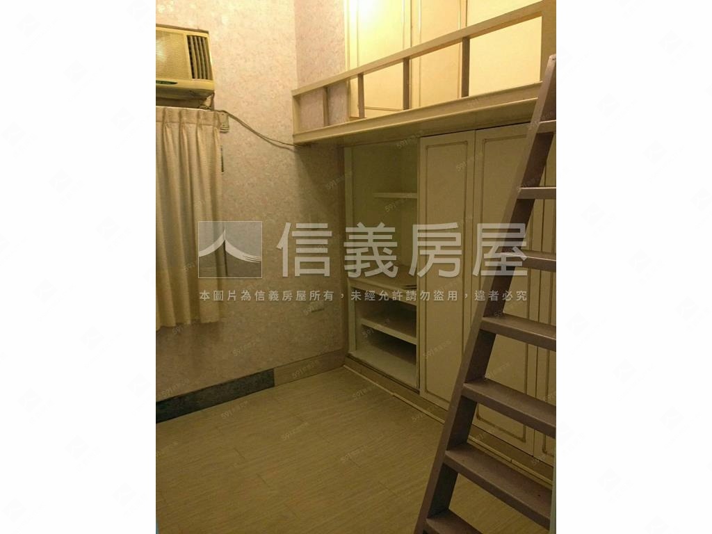 近萬坪公園公寓四樓房屋室內格局與周邊環境